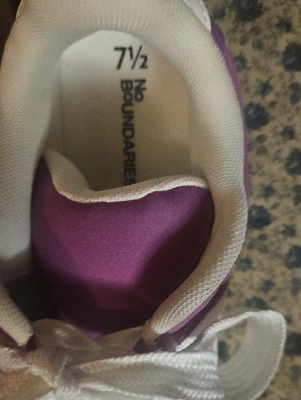 EUC NOBO Sneakers - Picture 3 of 4
